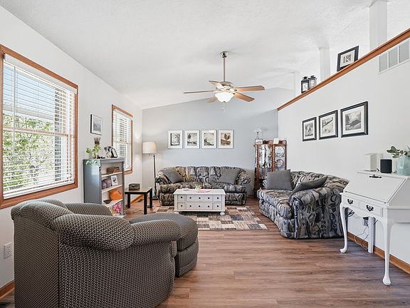 4th image of 264 Springhill Dr