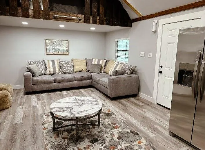38 Martha Ln — Photo 30