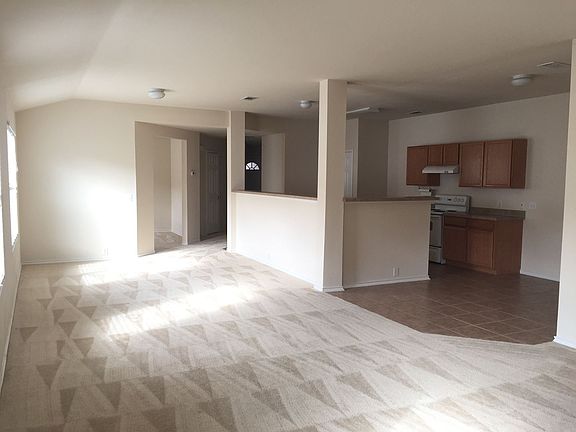 3rd image of 5141 Columbia Dr