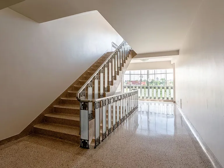 Camellia Apartments — Photo 8