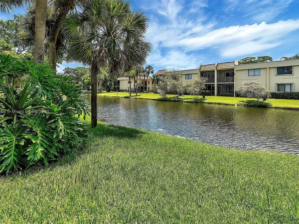 398 Lakeview Dr APT 101, Weston, FL 33326
