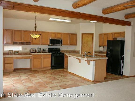 4th image of 10232 Marin Dr NW