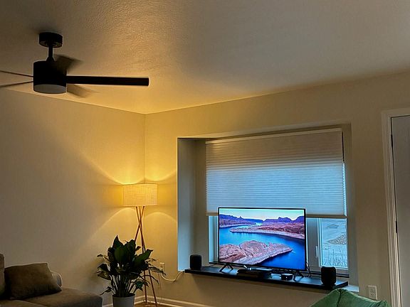 5th image of 236 Avenue E