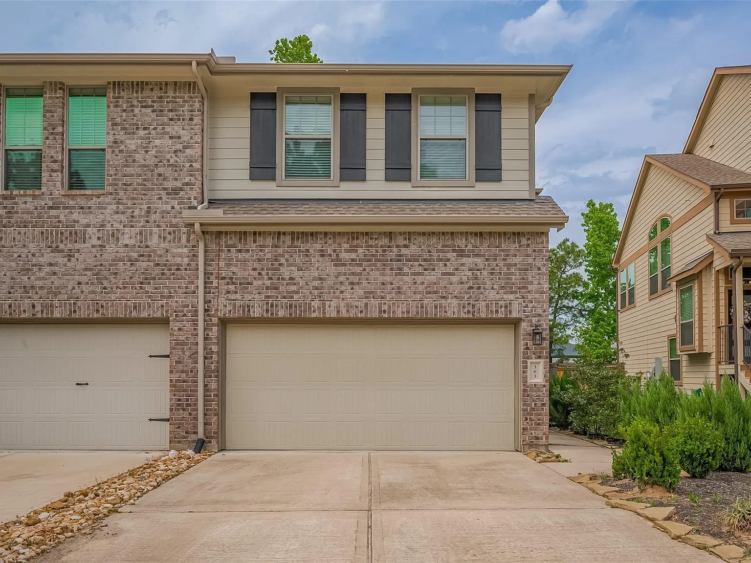 3 bed, 2.5 bath, 1760 sqft, $2,000 — Photo 1