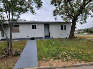 12421 Ridgewood Dr, Yucaipa, CA 92399