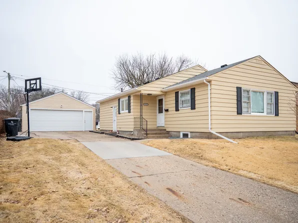 2550 26th St, Rock Island, IL 61201