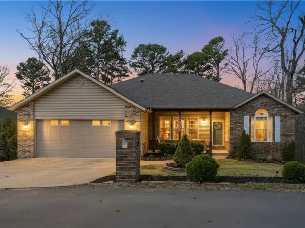 10 Radcliffe Dr, Bella Vista, AR 72714