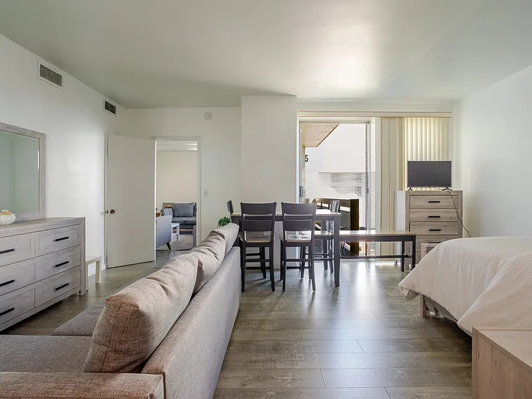 321 S San Vicente Blvd #505 — Photo 17