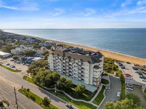 3800 Dupont Cir Unit 302, Virginia Beach, VA 23455