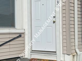 128 Social St APT 3, Woonsocket, RI 02895