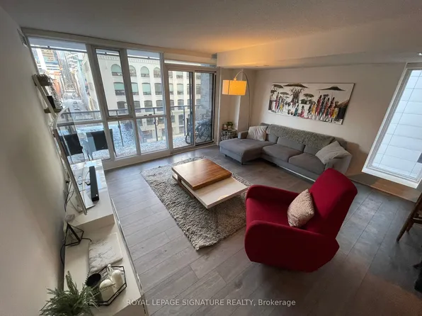 295 Adelaide St W #414, Toronto, ON M5V 0L4