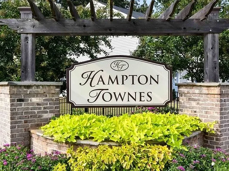403 Hampton Townes Dr — Photo 6