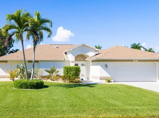 22 SE 13th Ave, Cape Coral, FL 33990