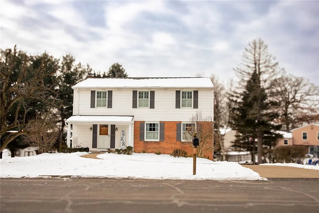 219 Kenney Dr photo 1