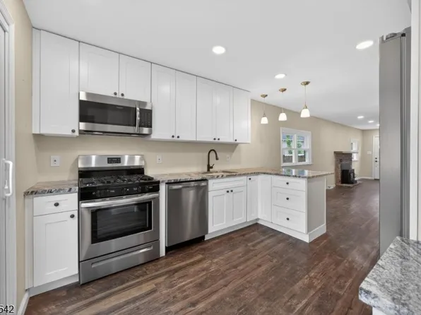 34 Nestor St, Franklin Boro, NJ 07416