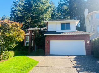 15555 Village Park Ct, Lake Oswego, OR 97034