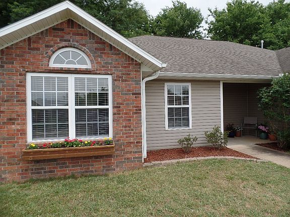3rd image of 1203 Latisha Ln
