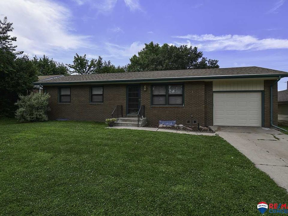1st image of 4821 Claire Ave