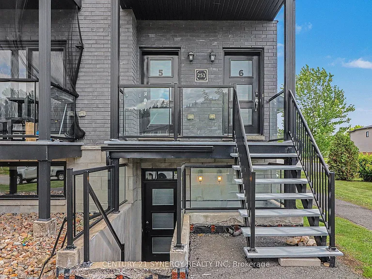 251 Capri Ave #4 — Photo 4