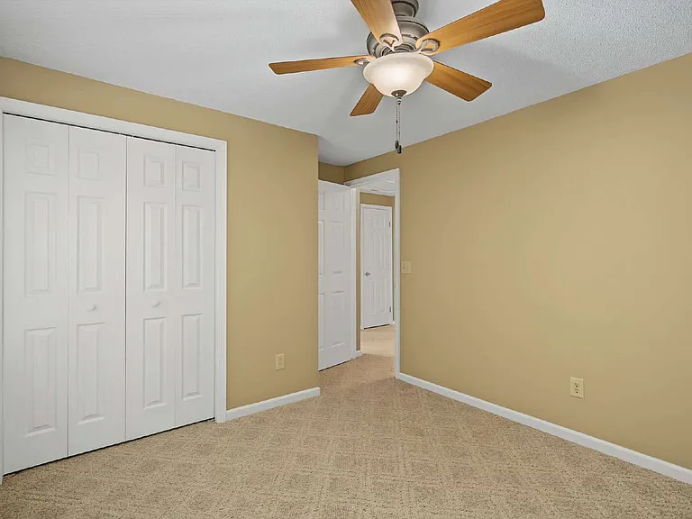 106 Dilworth Ct — Photo 34
