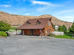 395 Heather Heights Dr, Selah, WA 98942