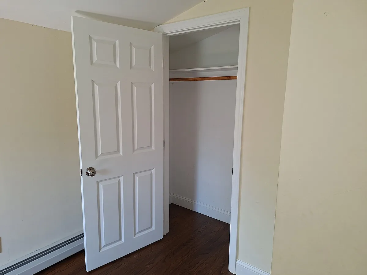 Building Photo - 142 Hartl Dr