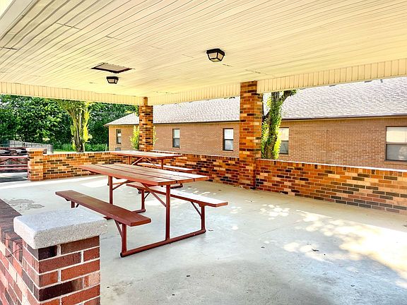 4th image of 386 Gibson Ln #7