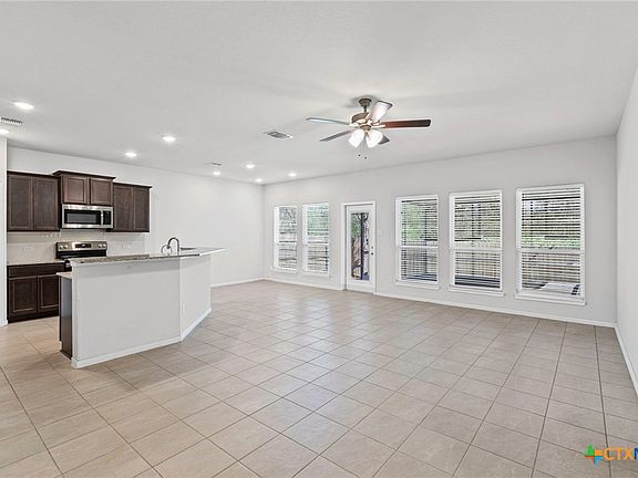 2nd image of 424 Oxford Ln