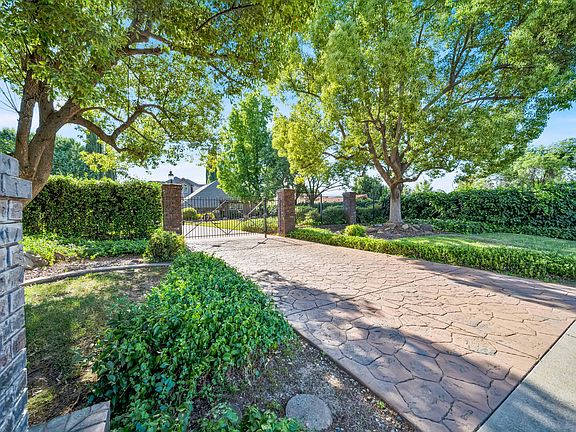 2nd image of 1744 Bechelli Ln