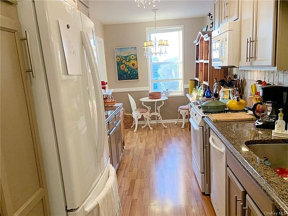 5th image of 1 Oakridge Pl #6J