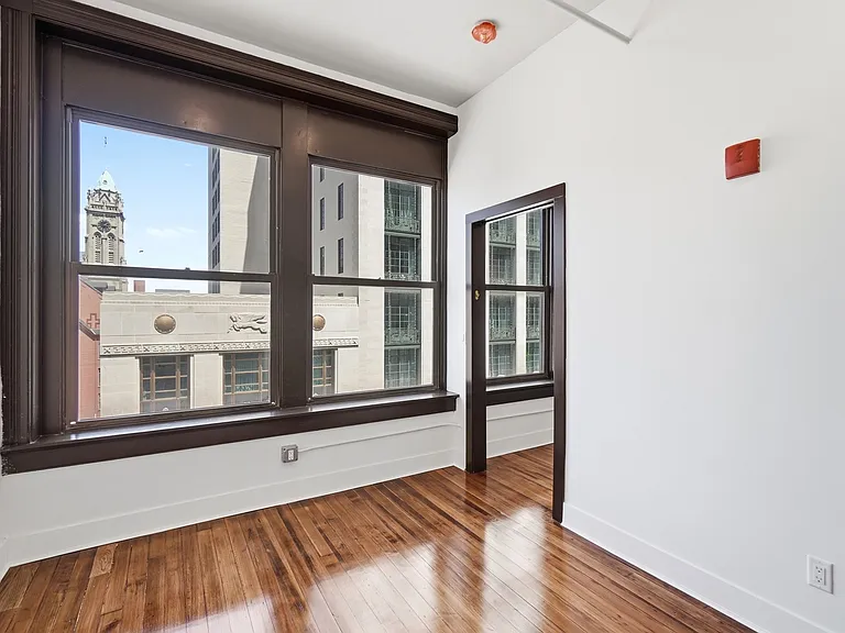 907 Main St #10 — Photo 24