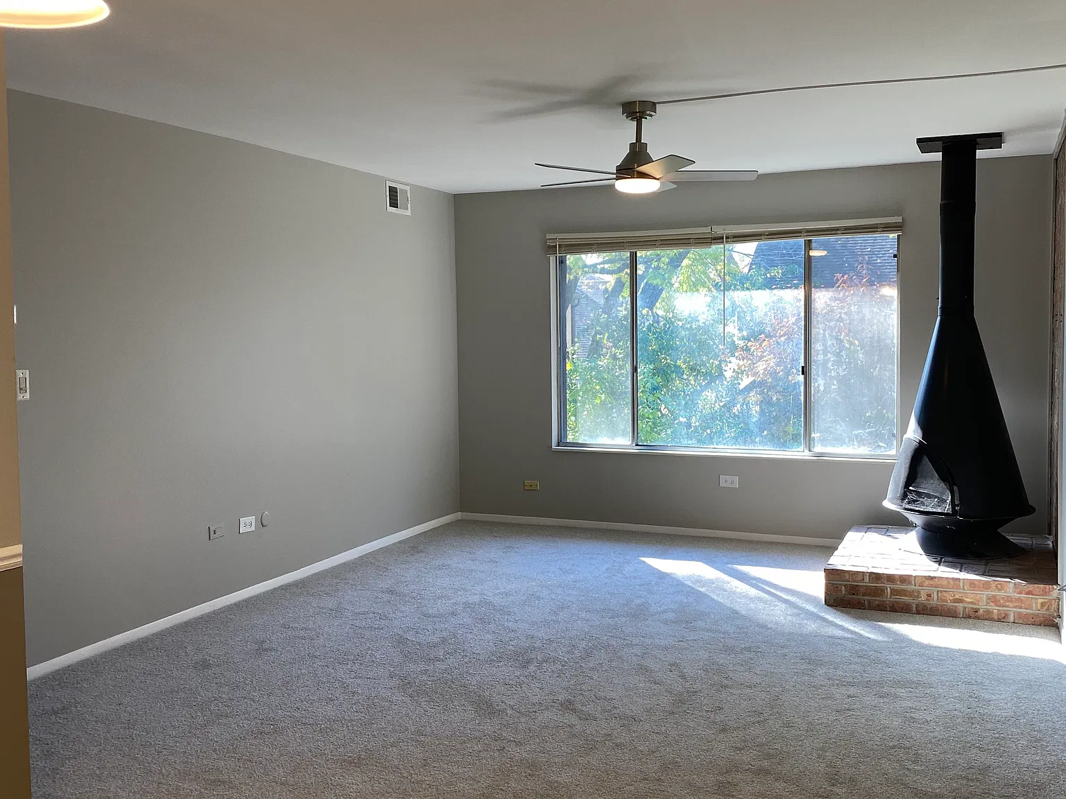 2 bed, 820 sqft, $1,900 — Photo 3