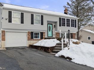 25 Lamppost Ln, Somerdale, NJ 08083