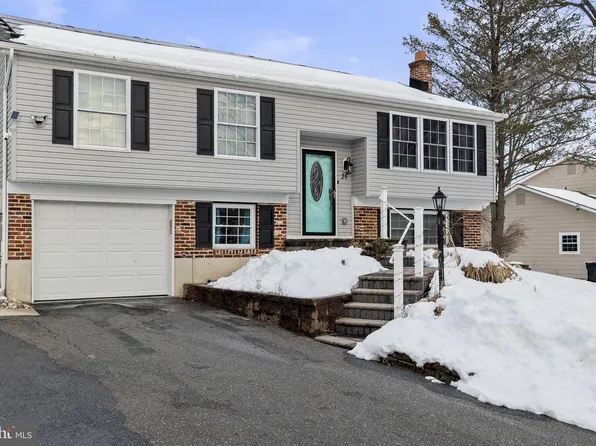 25 Lamppost Ln, Somerdale, NJ 08083