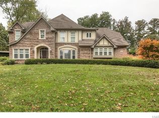 701 Mansfield Dr, Saint Louis, MO