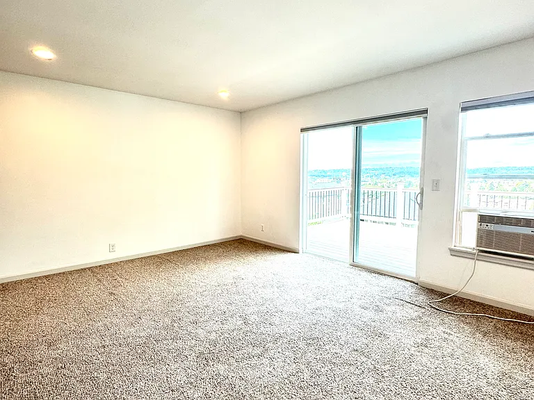 419 Cedar Ave S — Photo 14