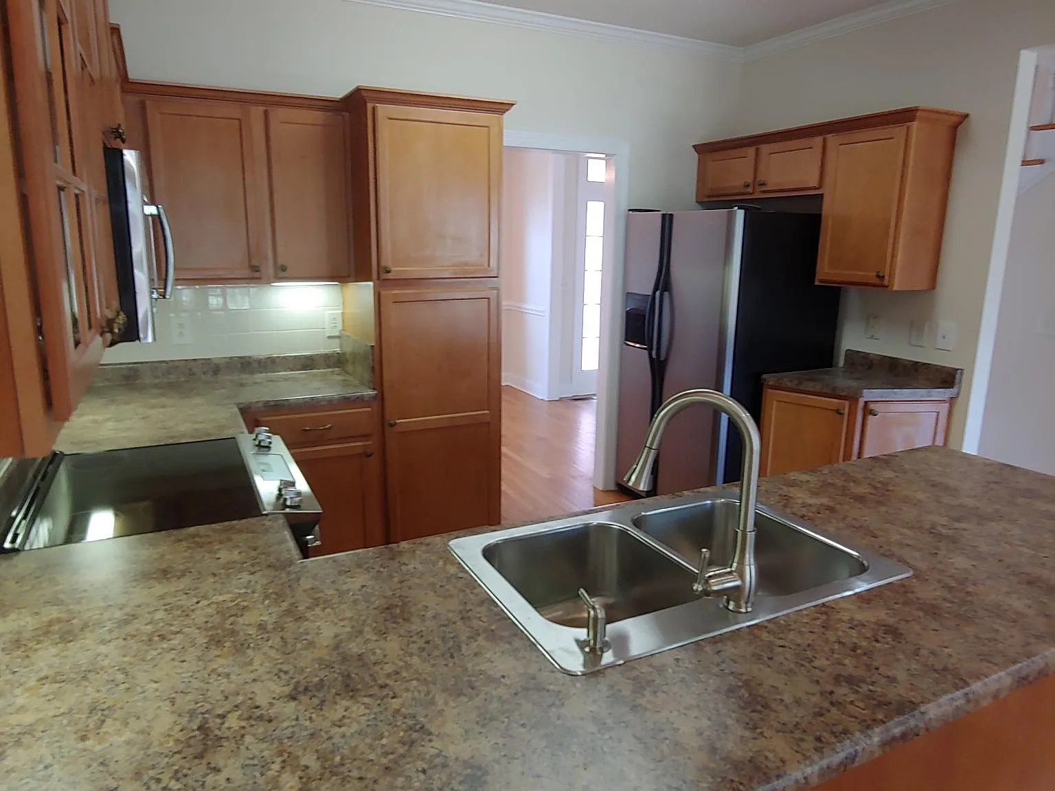 3 bed, 2.5 bath, 2221 sqft, $2,200 — Photo 4