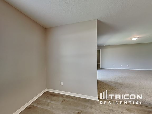 5th image of 328 Sierra Mike Blvd