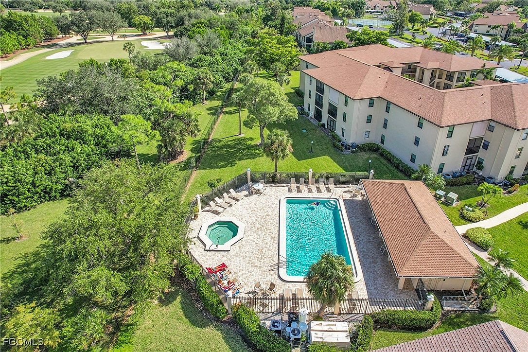 8474 Charter Club Cir UNIT 13