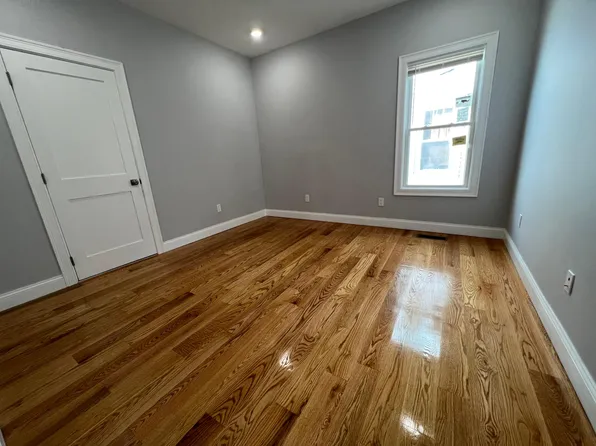 81 Medford St #2, Medford, MA 02155