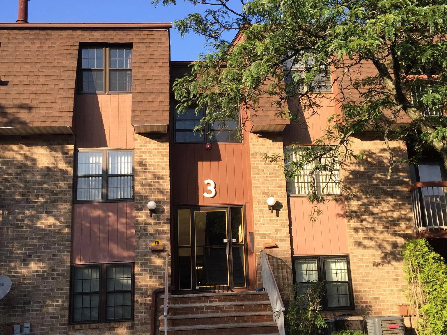 2 bed, 1068 sqft, $2,500 — Photo 1