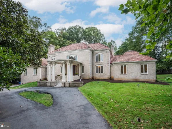 10408 Democracy Blvd, Potomac, MD 20854