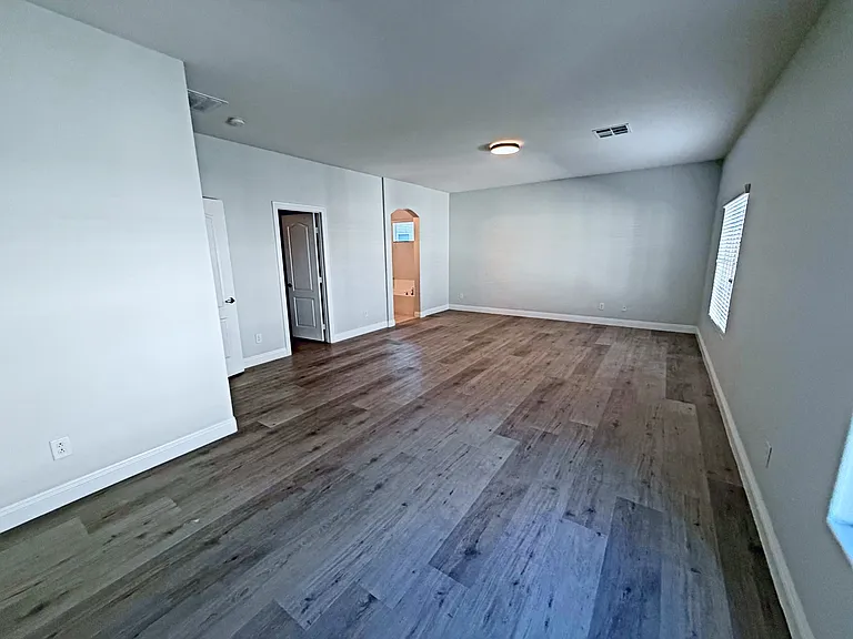 9650 Volk Ave — Photo 52