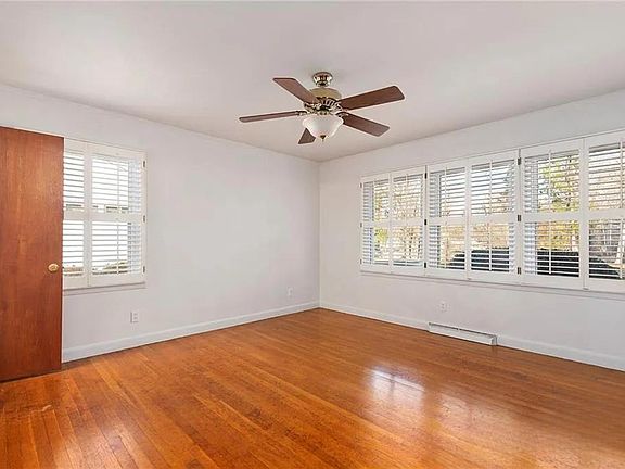 4th image of 2712 Pine Lake Dr