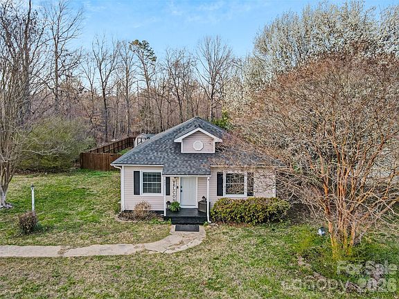 2nd image of 409 Blacksnake Rd