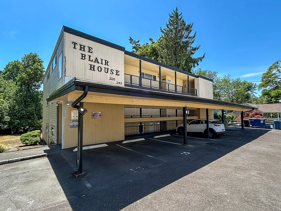 227 24th St SE