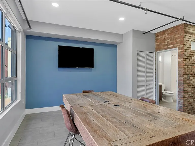 728 N Santiago St — Photo 11
