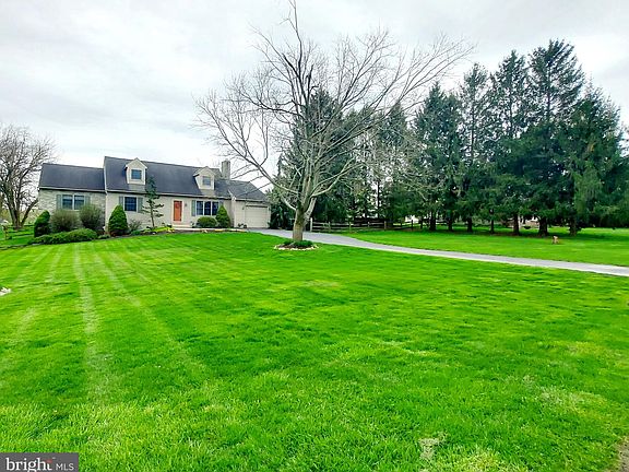 5th image of 76 Holstein Dr