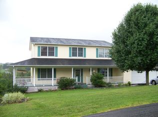 155 Four Apple Ave, Chilhowie, VA 24319