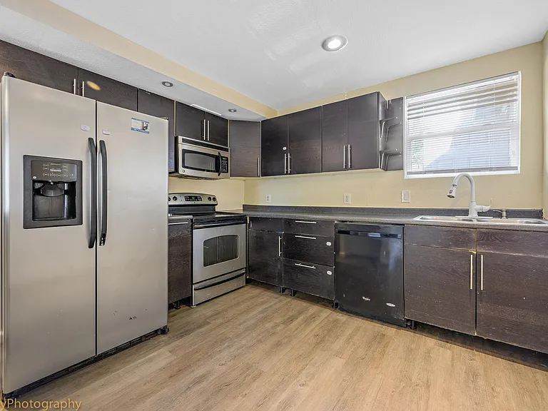 1327 SE 182nd Ave #B — Photo 1